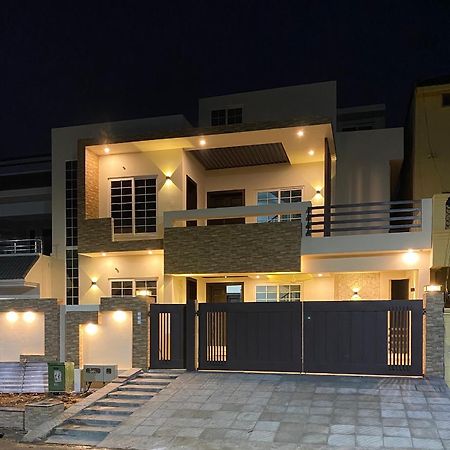 Continental Boutique House Panzió Iszlámábád Kültér fotó