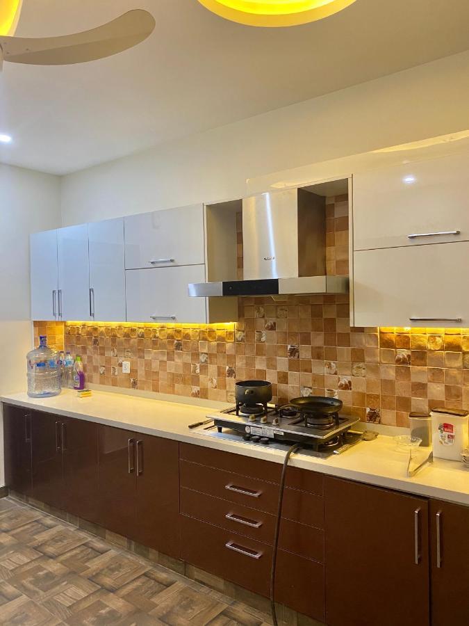 Continental Boutique House Panzió Iszlámábád Kültér fotó